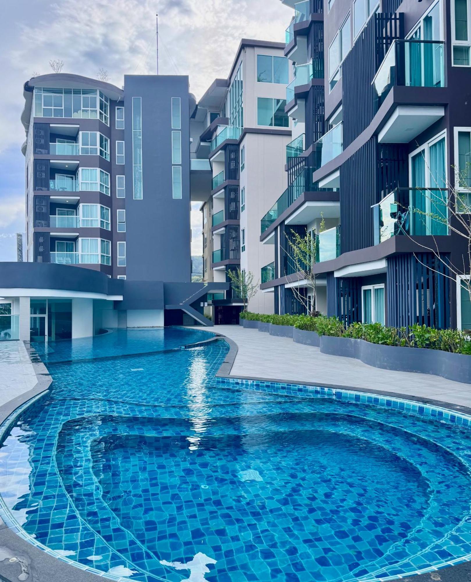 Luxury 4 Person Apartment In Heart Of Phuket! Ban Ket Ho Zewnętrze zdjęcie